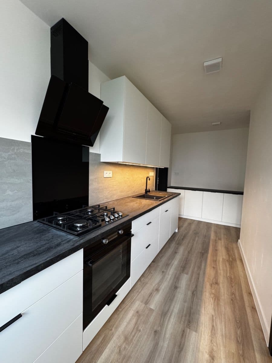 Pronájem bytu 3+1 79 m², Krejčíkova, Plzeň, Plzeňský kraj Pronájem bytu 3+1 79 m², Krejčíkova, Plzeň, Plzeňský kraj