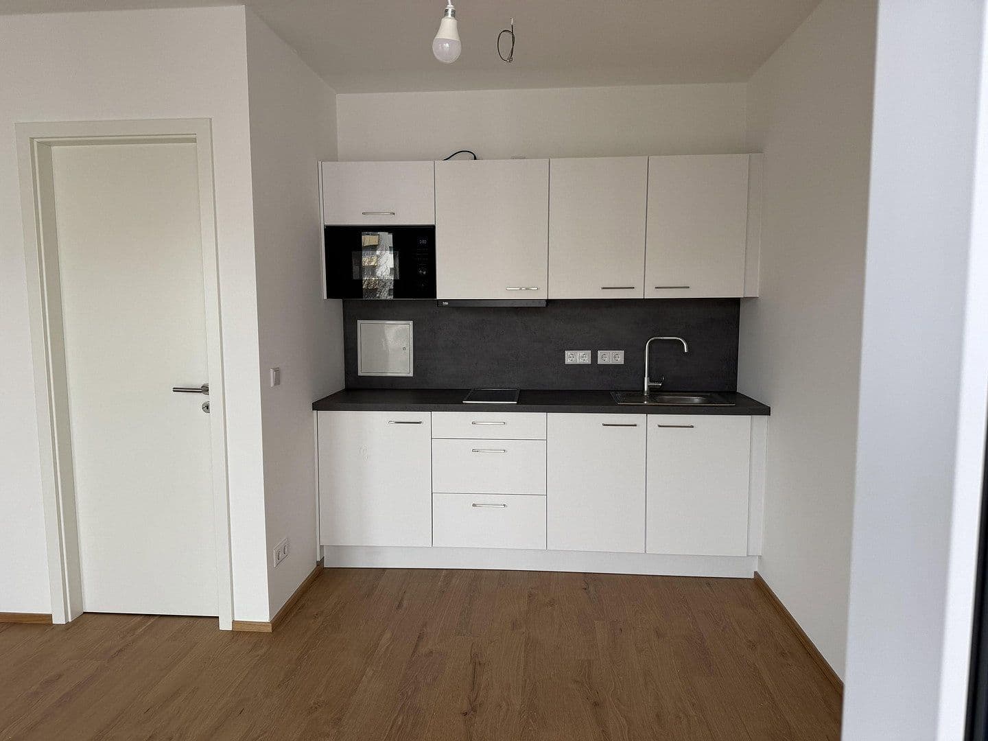 Pronájem bytu 2+1 45 m², Berlin, Berlín Pronájem bytu 2+1 45 m², Berlin, Berlín