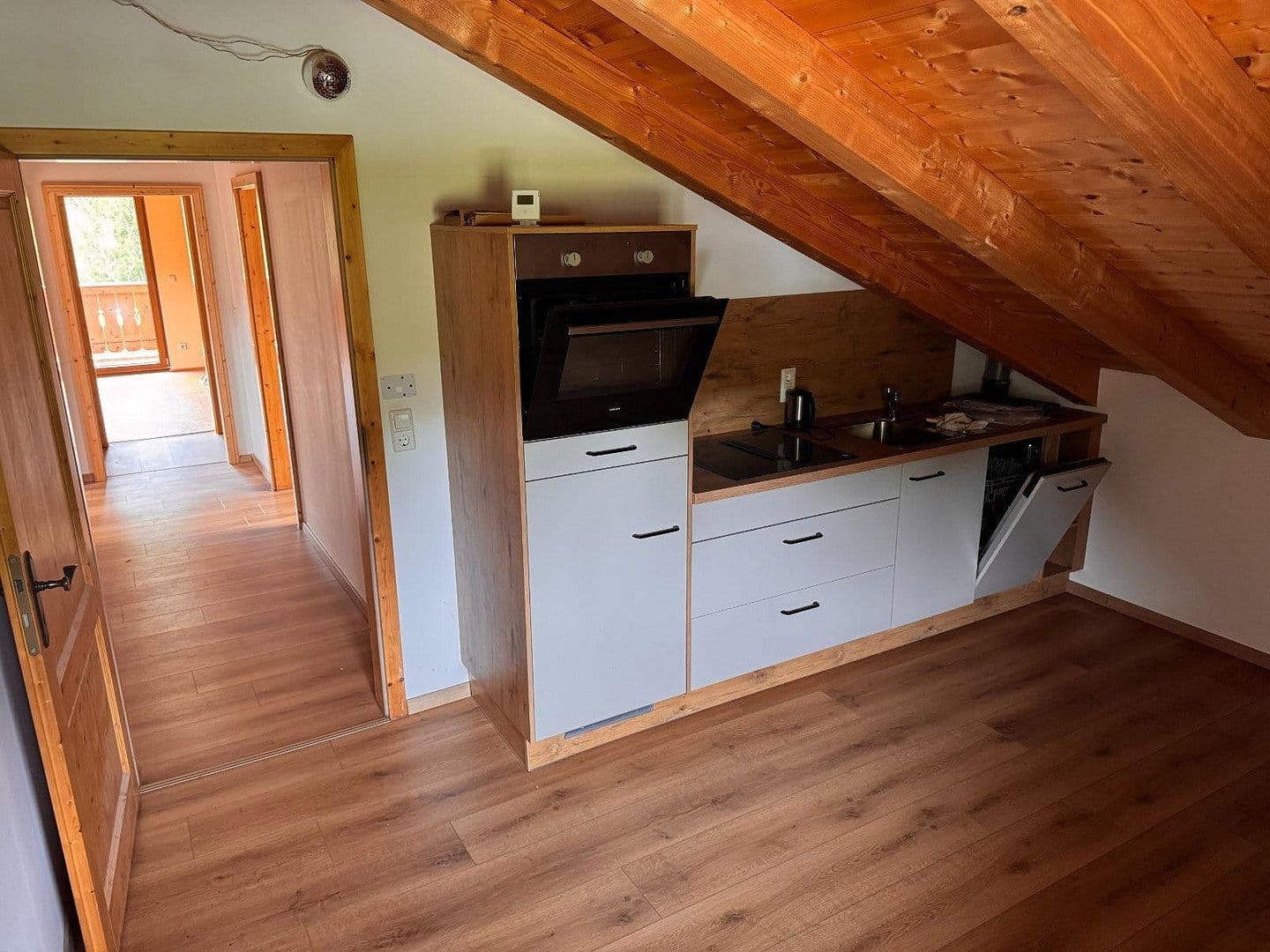 Prodej domu 330 m², pozemek 1.364 m², Berchtesgadener Straße 10, Schneizlreuth OT Weißbach a.d. Alpenstraße, Bavorsko Prodej domu 330 m², pozemek 1.364 m², Berchtesgadener Straße 10, Schneizlreuth OT Weißbach a.d. Alpenstraße, Bavorsko
