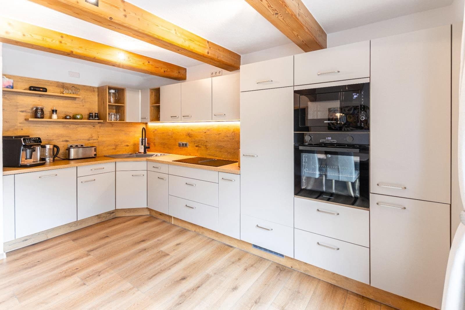 Prodej domu 330 m², pozemek 1.364 m², Berchtesgadener Straße 10, Schneizlreuth OT Weißbach a.d. Alpenstraße, Bavorsko Prodej domu 330 m², pozemek 1.364 m², Berchtesgadener Straße 10, Schneizlreuth OT Weißbach a.d. Alpenstraße, Bavorsko