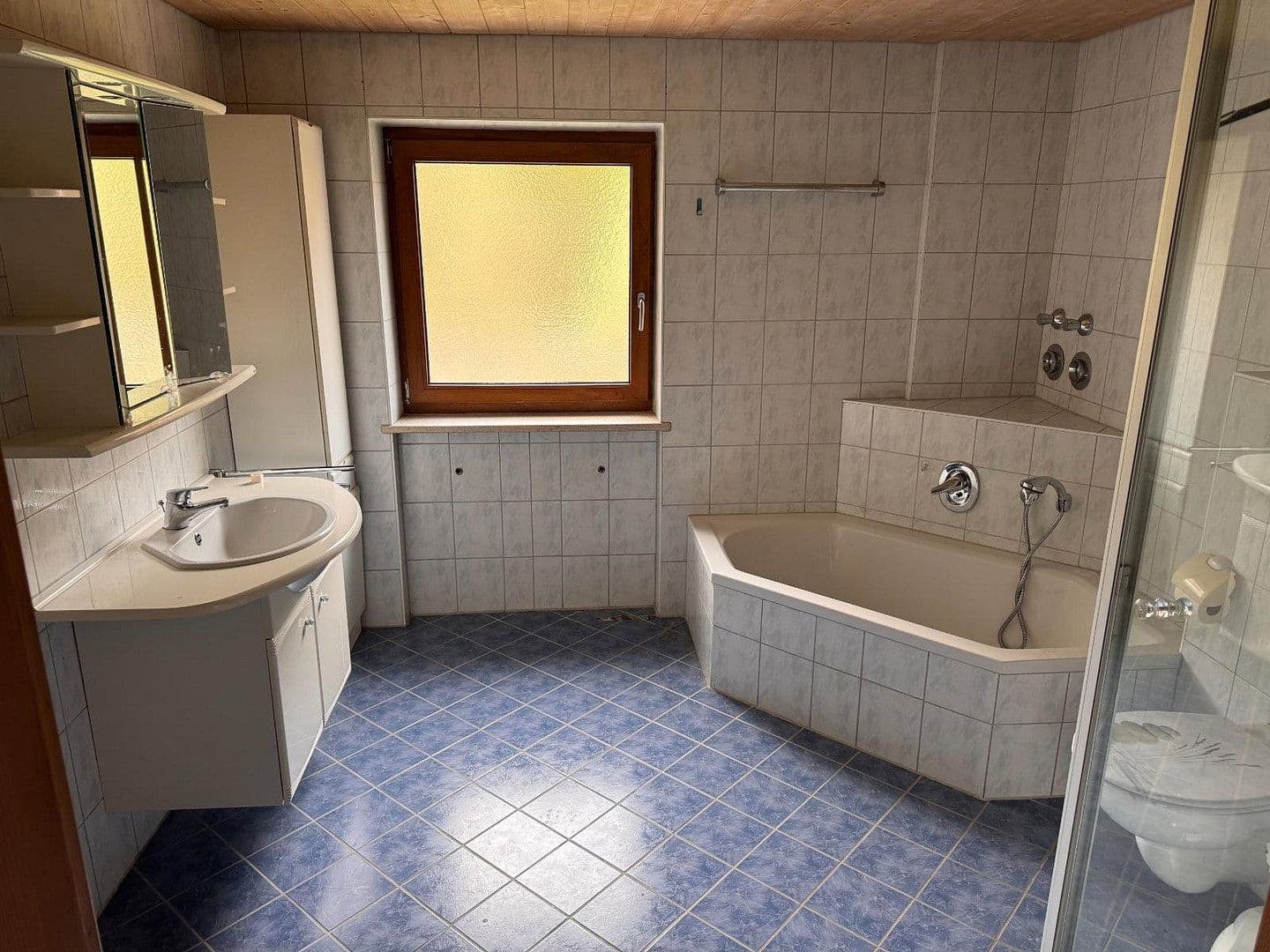 Prodej domu 330 m², pozemek 1.364 m², Berchtesgadener Straße 10, Schneizlreuth OT Weißbach a.d. Alpenstraße, Bavorsko Prodej domu 330 m², pozemek 1.364 m², Berchtesgadener Straße 10, Schneizlreuth OT Weißbach a.d. Alpenstraße, Bavorsko