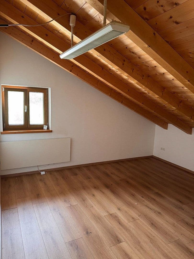 Prodej domu 330 m², pozemek 1.364 m², Berchtesgadener Straße 10, Schneizlreuth OT Weißbach a.d. Alpenstraße, Bavorsko Prodej domu 330 m², pozemek 1.364 m², Berchtesgadener Straße 10, Schneizlreuth OT Weißbach a.d. Alpenstraße, Bavorsko