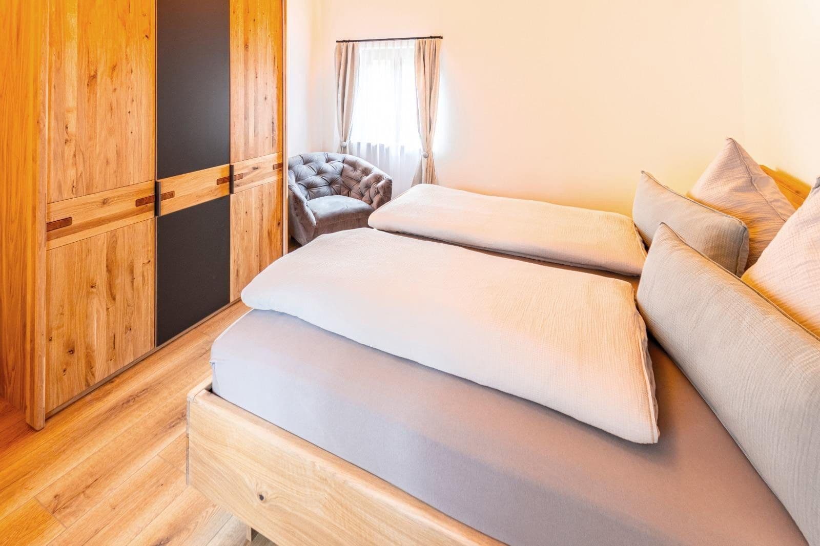 Prodej domu 330 m², pozemek 1.364 m², Berchtesgadener Straße 10, Schneizlreuth OT Weißbach a.d. Alpenstraße, Bavorsko Prodej domu 330 m², pozemek 1.364 m², Berchtesgadener Straße 10, Schneizlreuth OT Weißbach a.d. Alpenstraße, Bavorsko
