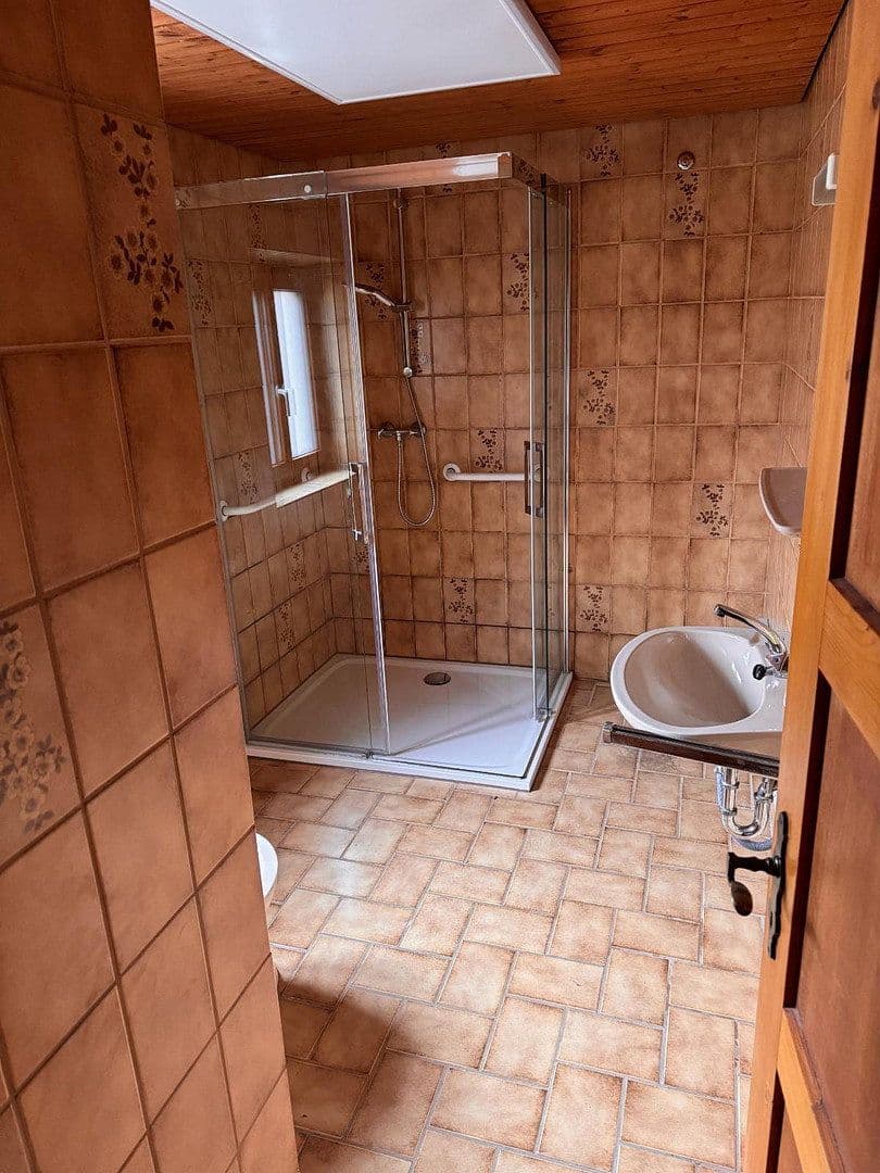 Prodej domu 330 m², pozemek 1.364 m², Berchtesgadener Straße 10, Schneizlreuth OT Weißbach a.d. Alpenstraße, Bavorsko Prodej domu 330 m², pozemek 1.364 m², Berchtesgadener Straße 10, Schneizlreuth OT Weißbach a.d. Alpenstraße, Bavorsko