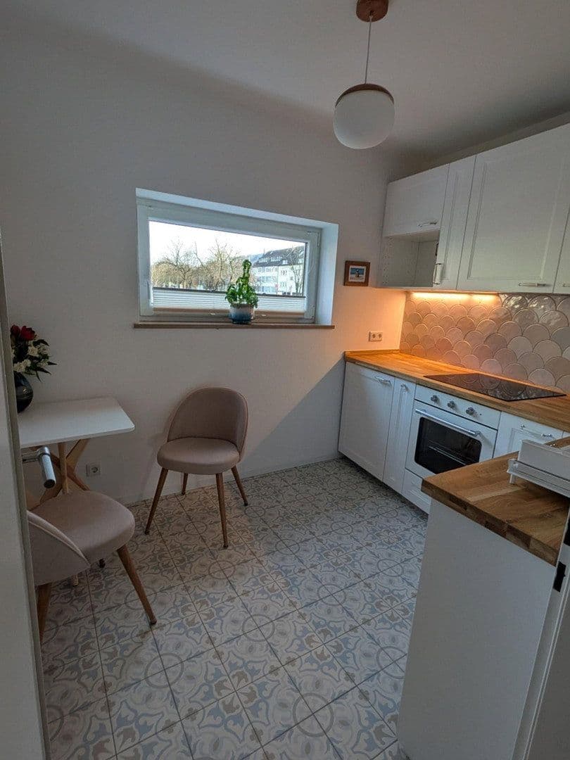 Pronájem bytu 1+1 40 m², Fleherstr 183, Düsseldorf, Severní Porýní-Vestfálsko Pronájem bytu 1+1 40 m², Fleherstr 183, Düsseldorf, Severní Porýní-Vestfálsko