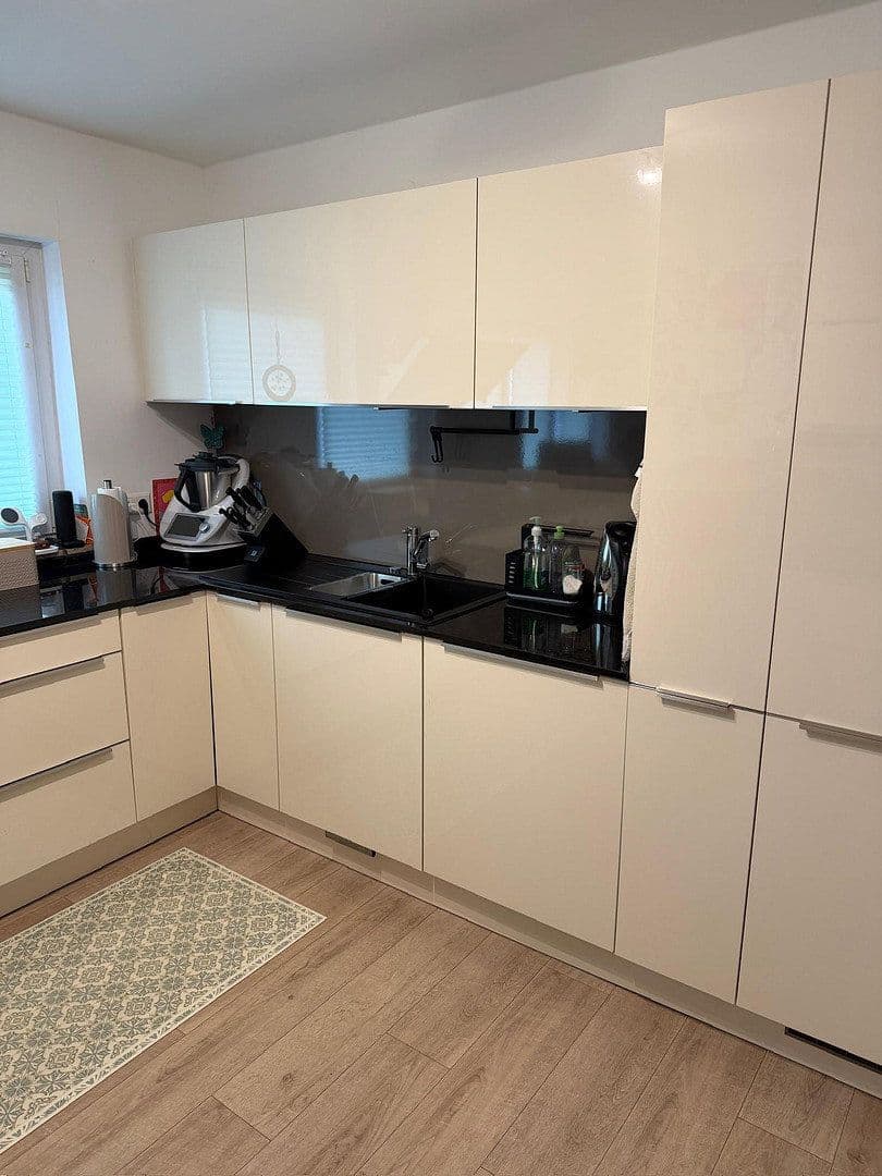 Pronájem bytu 4+kk 100 m², Leinfelden-Echterdingen, Bádensko-Württembersko Pronájem bytu 4+kk 100 m², Leinfelden-Echterdingen, Bádensko-Württembersko