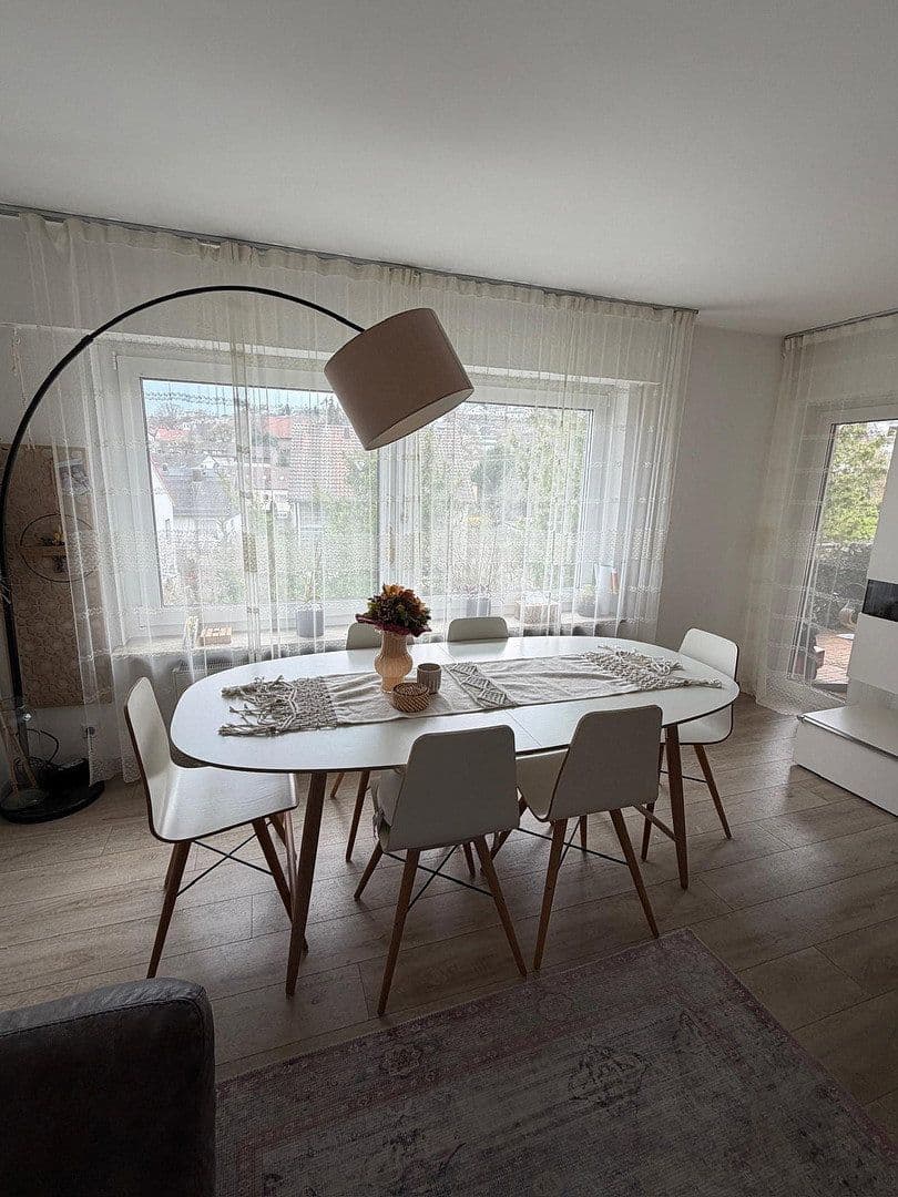 Pronájem bytu 4+kk 100 m², Leinfelden-Echterdingen, Bádensko-Württembersko Pronájem bytu 4+kk 100 m², Leinfelden-Echterdingen, Bádensko-Württembersko