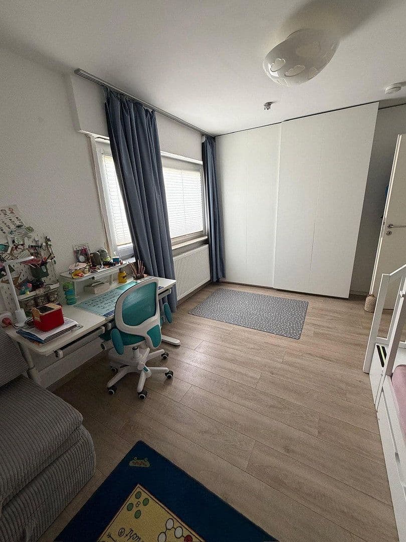 Pronájem bytu 4+kk 100 m², Leinfelden-Echterdingen, Bádensko-Württembersko Pronájem bytu 4+kk 100 m², Leinfelden-Echterdingen, Bádensko-Württembersko