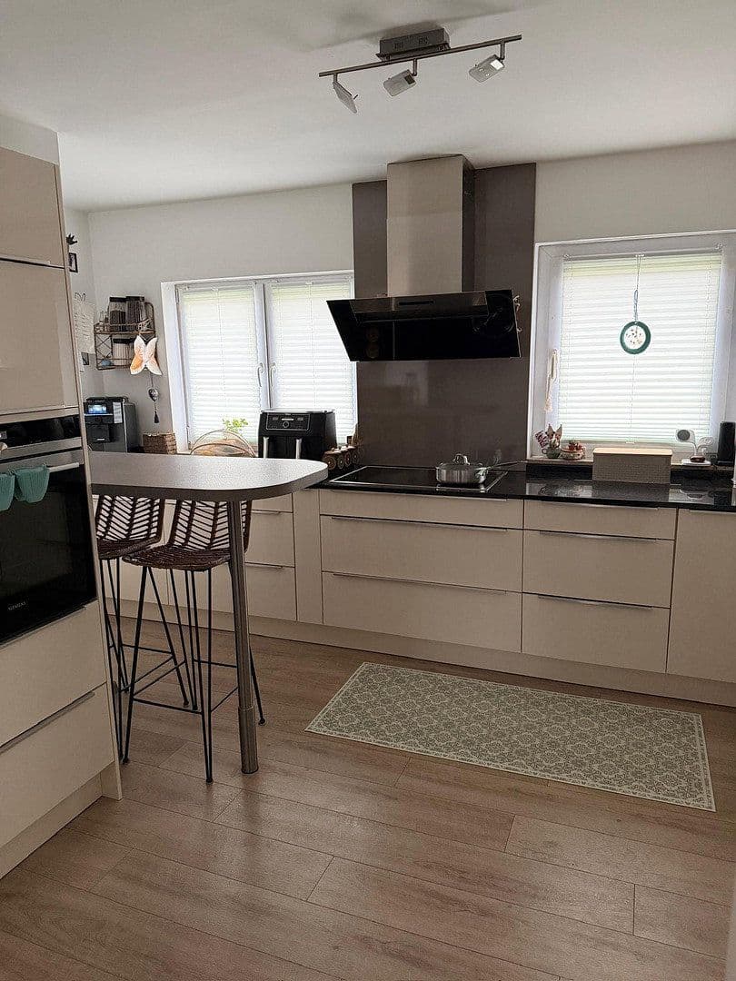 Pronájem bytu 4+kk 100 m², Leinfelden-Echterdingen, Bádensko-Württembersko Pronájem bytu 4+kk 100 m², Leinfelden-Echterdingen, Bádensko-Württembersko