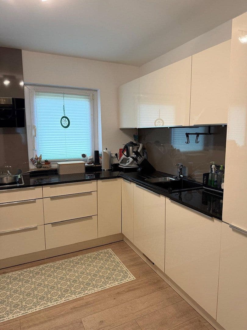 Pronájem bytu 4+kk 100 m², Leinfelden-Echterdingen, Bádensko-Württembersko Pronájem bytu 4+kk 100 m², Leinfelden-Echterdingen, Bádensko-Württembersko