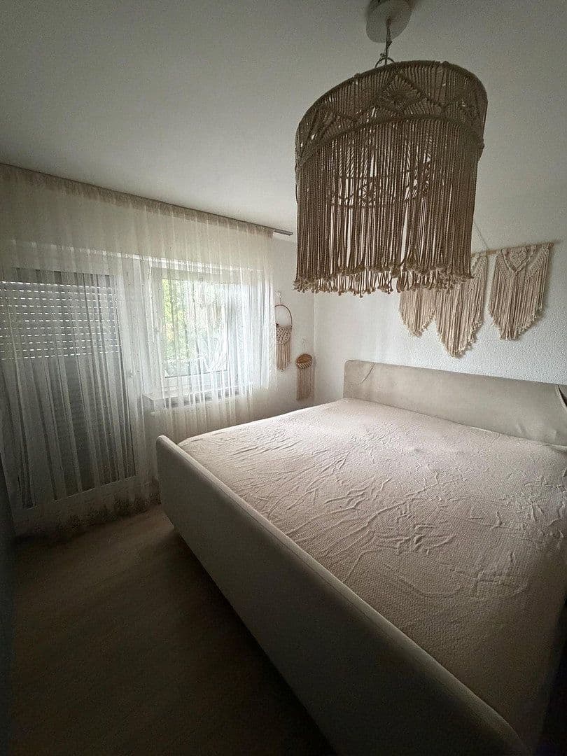 Pronájem bytu 4+kk 100 m², Leinfelden-Echterdingen, Bádensko-Württembersko Pronájem bytu 4+kk 100 m², Leinfelden-Echterdingen, Bádensko-Württembersko