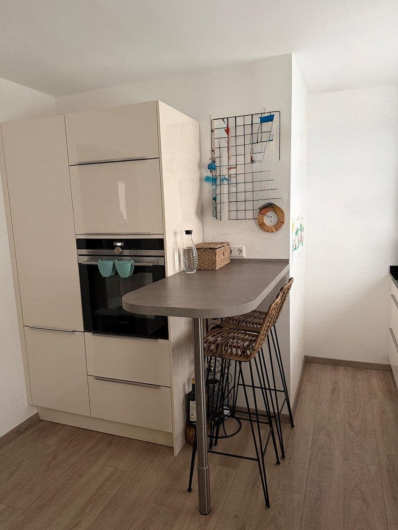 Pronájem bytu 4+kk 100 m², Leinfelden-Echterdingen, Bádensko-Württembersko Pronájem bytu 4+kk 100 m², Leinfelden-Echterdingen, Bádensko-Württembersko