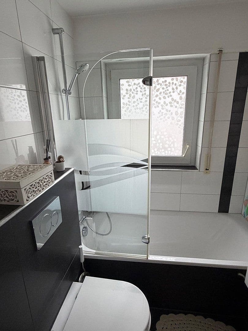 Pronájem bytu 4+kk 100 m², Leinfelden-Echterdingen, Bádensko-Württembersko Pronájem bytu 4+kk 100 m², Leinfelden-Echterdingen, Bádensko-Württembersko