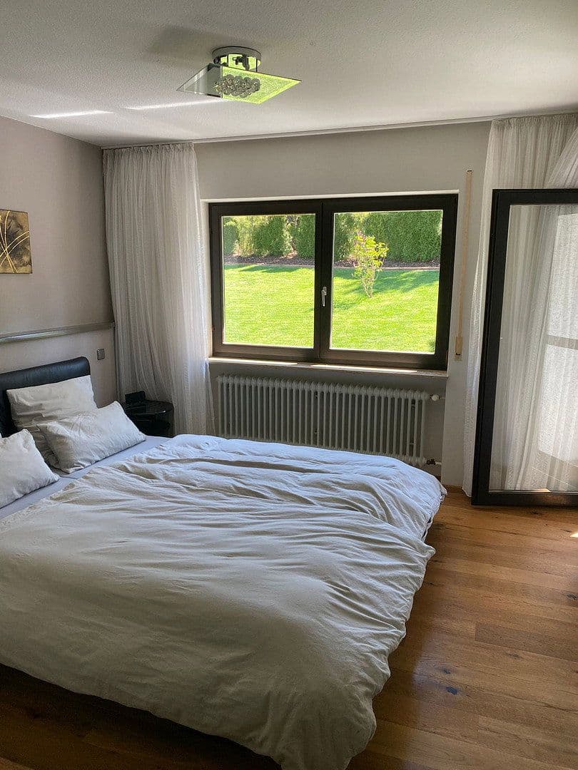 Prodej domu 160 m², pozemek 950 m², Hainstraße 15, Billigheim, Bádensko-Württembersko Prodej domu 160 m², pozemek 950 m², Hainstraße 15, Billigheim, Bádensko-Württembersko