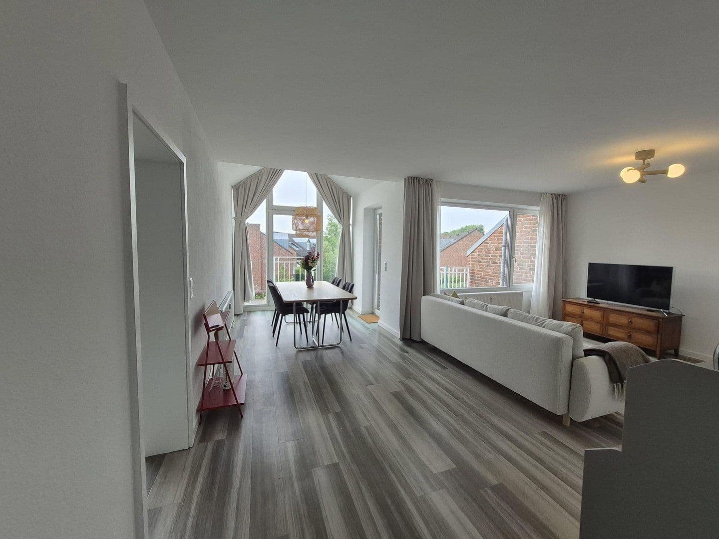 Pronájem bytu 2+1 68 m², Düsseldorf, Severní Porýní-Vestfálsko Pronájem bytu 2+1 68 m², Düsseldorf, Severní Porýní-Vestfálsko