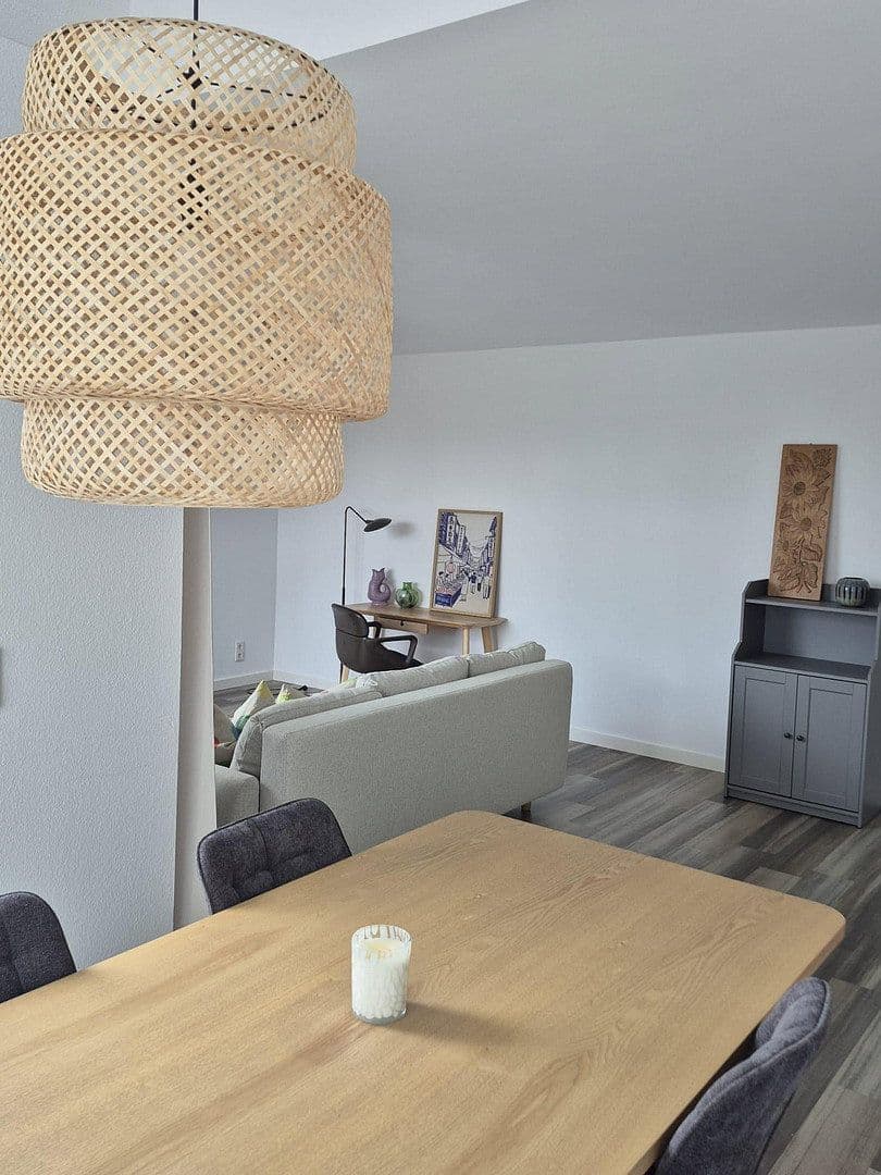 Pronájem bytu 2+1 68 m², Düsseldorf, Severní Porýní-Vestfálsko Pronájem bytu 2+1 68 m², Düsseldorf, Severní Porýní-Vestfálsko