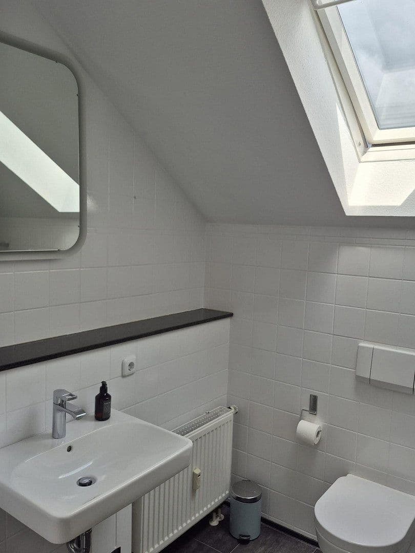 Pronájem bytu 2+1 68 m², Düsseldorf, Severní Porýní-Vestfálsko Pronájem bytu 2+1 68 m², Düsseldorf, Severní Porýní-Vestfálsko