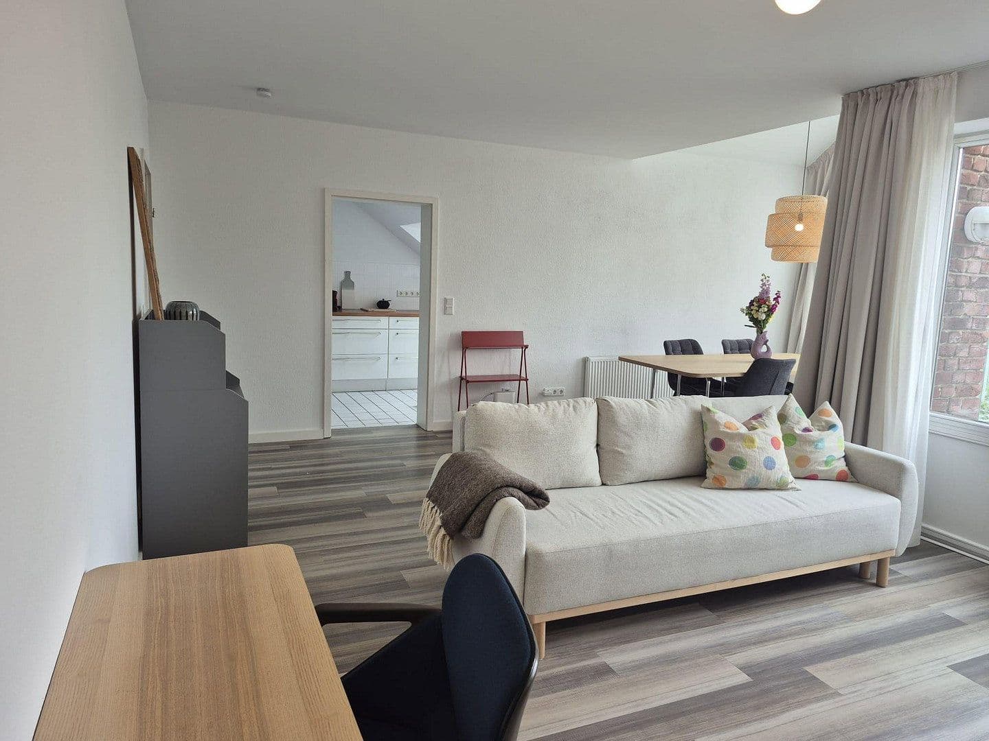 Pronájem bytu 2+1 68 m², Düsseldorf, Severní Porýní-Vestfálsko Pronájem bytu 2+1 68 m², Düsseldorf, Severní Porýní-Vestfálsko