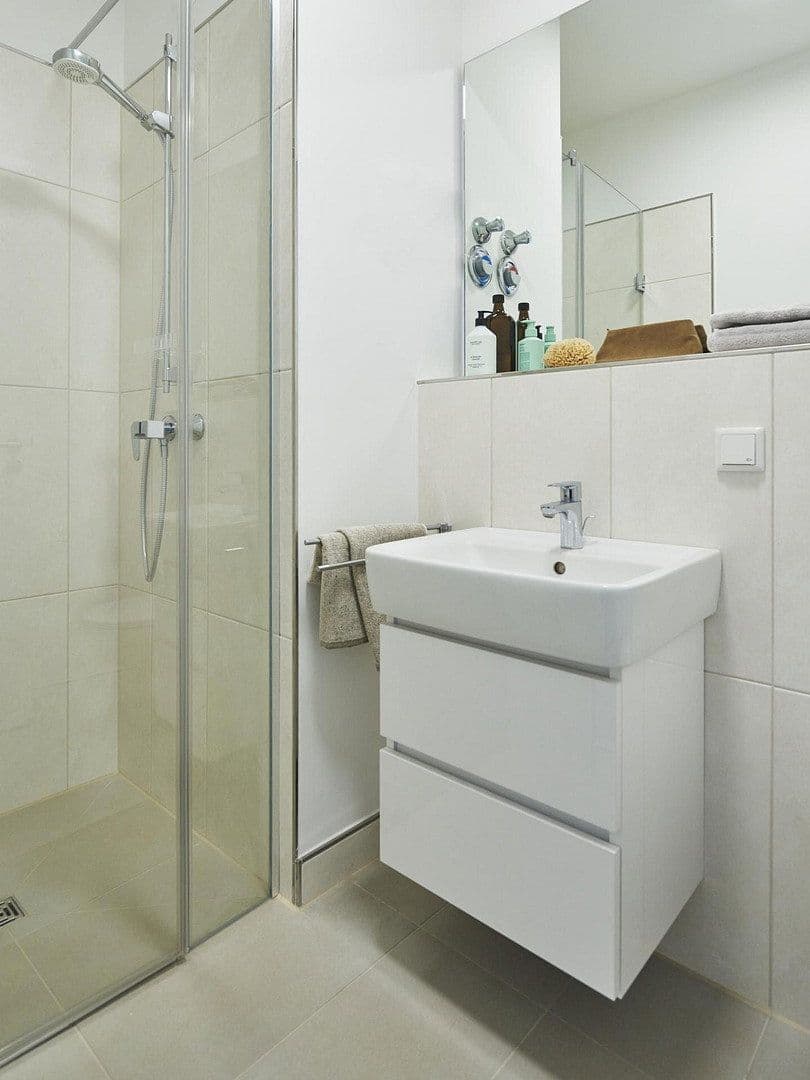 Pronájem bytu 1+1 23 m², Frankfurt, Hessen Pronájem bytu 1+1 23 m², Frankfurt, Hessen
