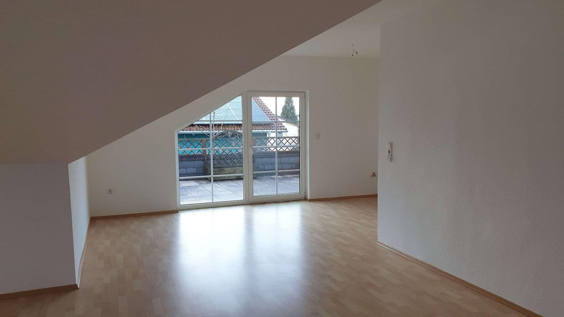 Pronájem bytu 3+1 120 m², Geschwister-Scholl-Straße 34, Langgöns, Hessen Pronájem bytu 3+1 120 m², Geschwister-Scholl-Straße 34, Langgöns, Hessen