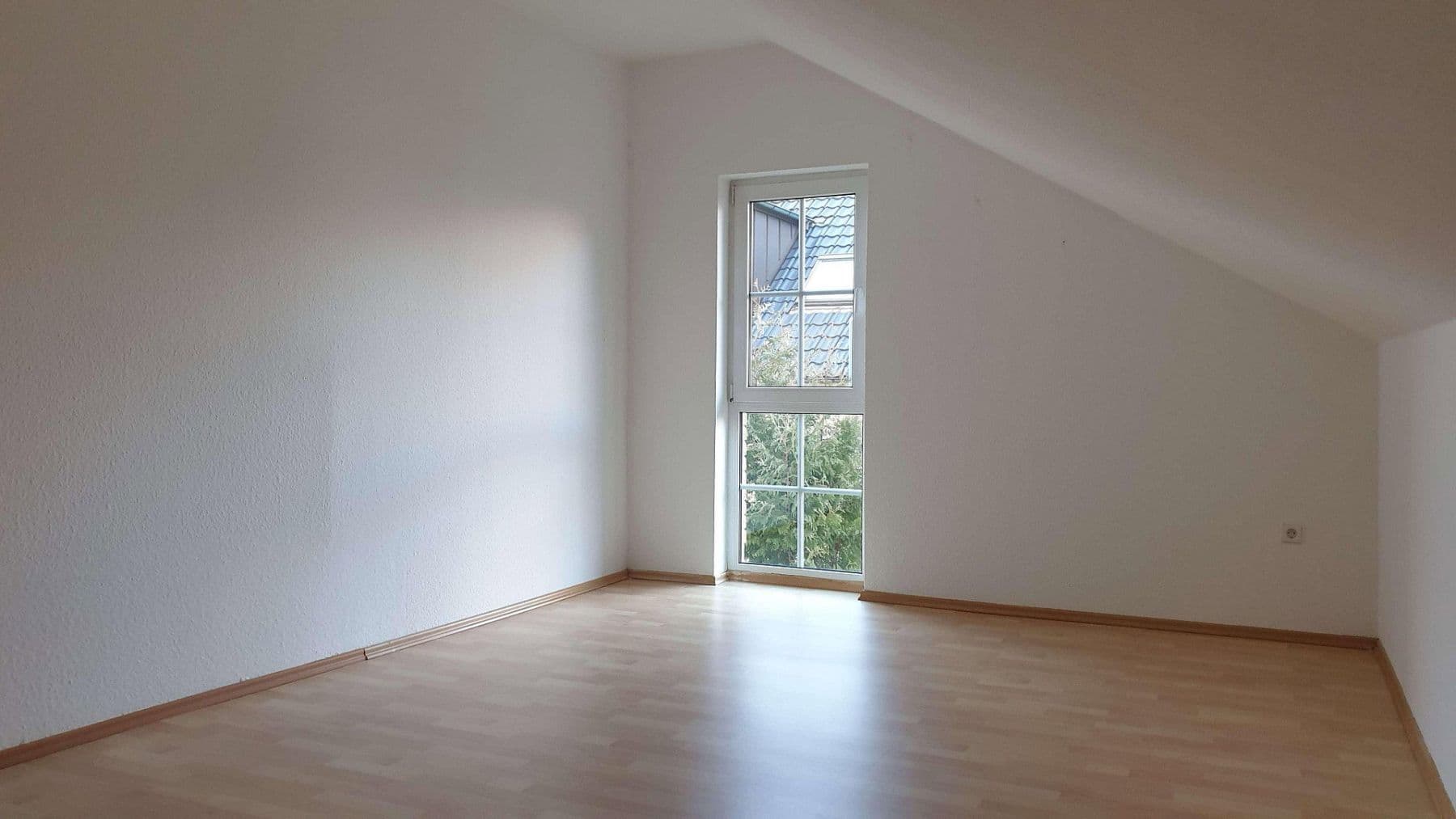 Pronájem bytu 3+1 120 m², Geschwister-Scholl-Straße 34, Langgöns, Hessen Pronájem bytu 3+1 120 m², Geschwister-Scholl-Straße 34, Langgöns, Hessen