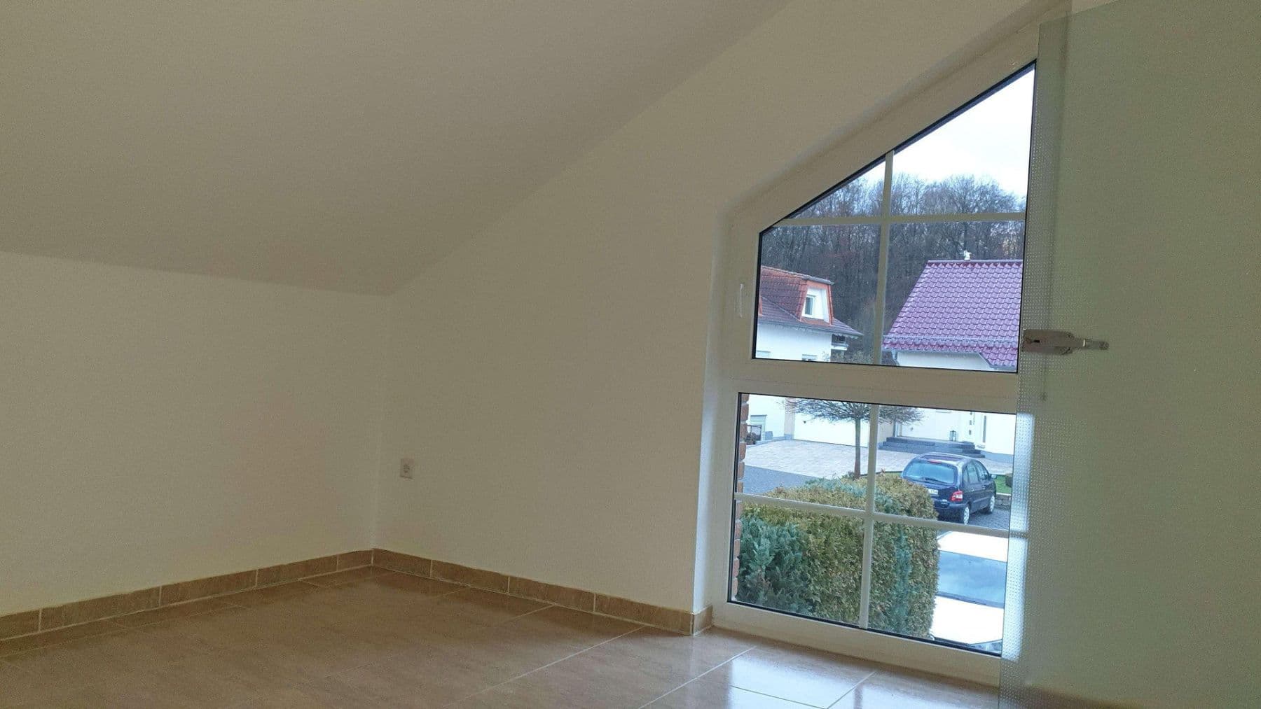 Pronájem bytu 3+1 120 m², Geschwister-Scholl-Straße 34, Langgöns, Hessen Pronájem bytu 3+1 120 m², Geschwister-Scholl-Straße 34, Langgöns, Hessen