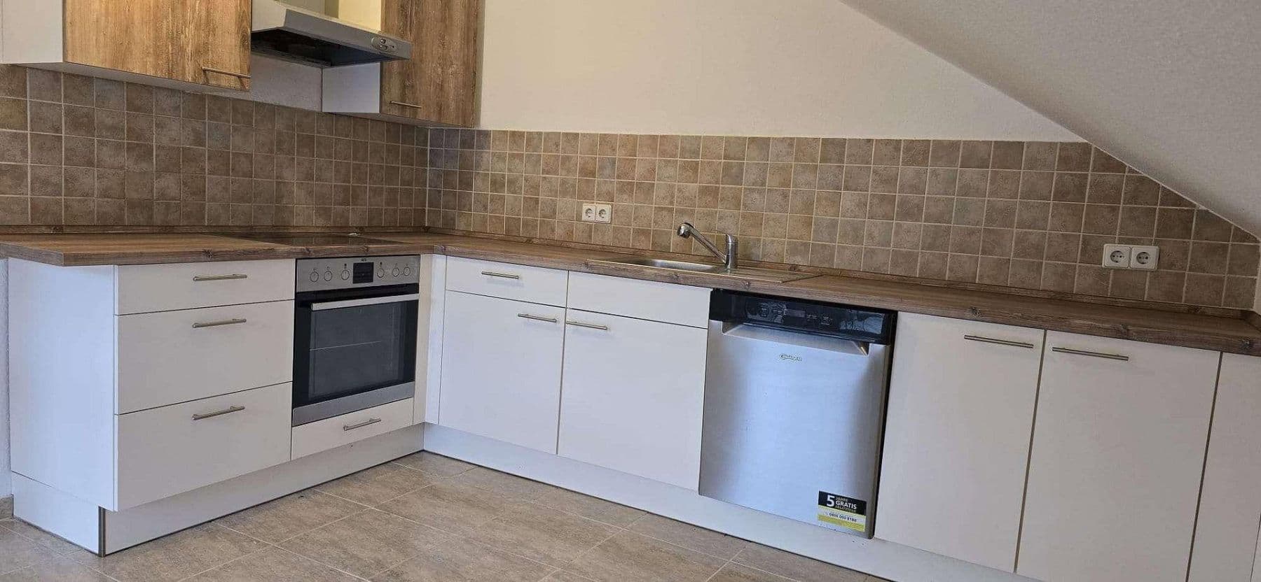 Pronájem bytu 3+1 120 m², Geschwister-Scholl-Straße 34, Langgöns, Hessen Pronájem bytu 3+1 120 m², Geschwister-Scholl-Straße 34, Langgöns, Hessen