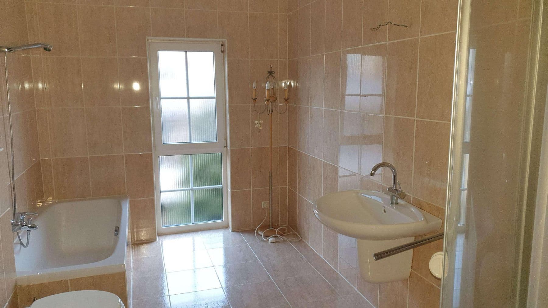 Pronájem bytu 3+1 120 m², Geschwister-Scholl-Straße 34, Langgöns, Hessen Pronájem bytu 3+1 120 m², Geschwister-Scholl-Straße 34, Langgöns, Hessen