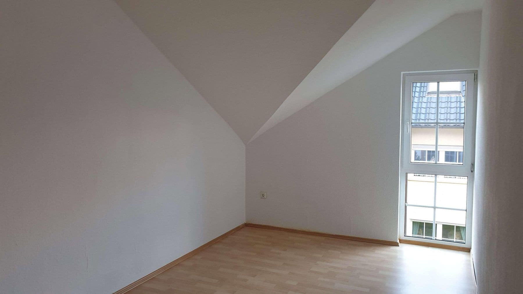 Pronájem bytu 3+1 120 m², Geschwister-Scholl-Straße 34, Langgöns, Hessen Pronájem bytu 3+1 120 m², Geschwister-Scholl-Straße 34, Langgöns, Hessen