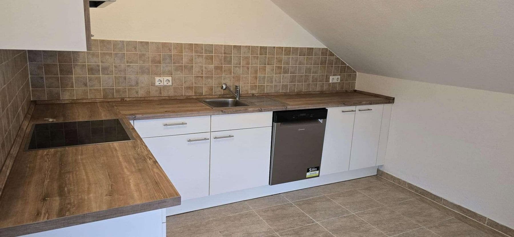 Pronájem bytu 3+1 120 m², Geschwister-Scholl-Straße 34, Langgöns, Hessen Pronájem bytu 3+1 120 m², Geschwister-Scholl-Straße 34, Langgöns, Hessen