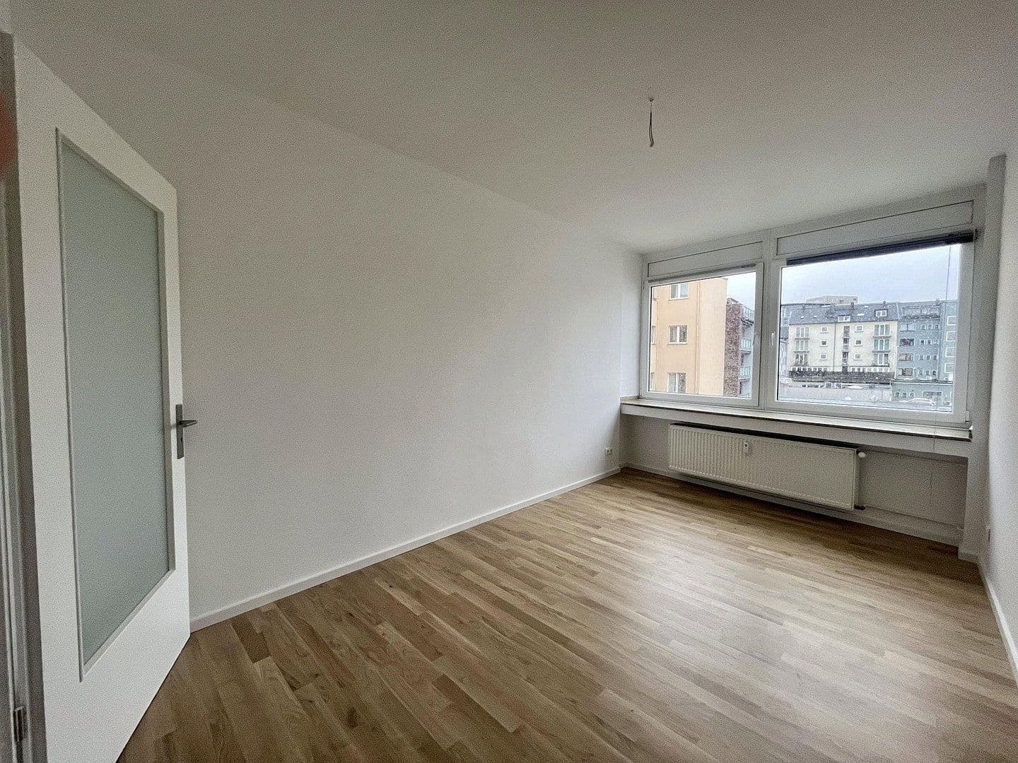 Pronájem bytu 5+1 114 m², Am Buchenbaum 21, Duisburg, Severní Porýní-Vestfálsko Pronájem bytu 5+1 114 m², Am Buchenbaum 21, Duisburg, Severní Porýní-Vestfálsko