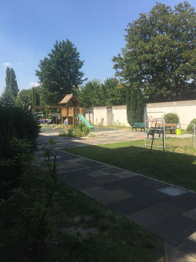Pronájem bytu 3+1 74 m², Bonn, Severní Porýní-Vestfálsko Pronájem bytu 3+1 74 m², Bonn, Severní Porýní-Vestfálsko