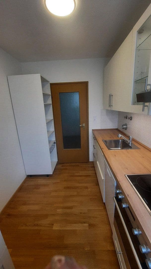 Pronájem bytu 2+1 57 m², Arnimstr. 19, München, Bavorsko Pronájem bytu 2+1 57 m², Arnimstr. 19, München, Bavorsko