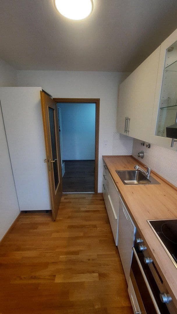 Pronájem bytu 2+1 57 m², Arnimstr. 19, München, Bavorsko Pronájem bytu 2+1 57 m², Arnimstr. 19, München, Bavorsko
