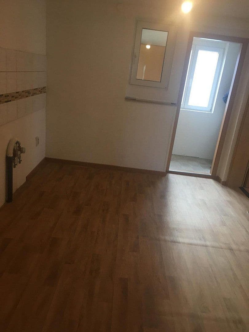 Pronájem domu 55 m², pozemek 350 m², Sturmbühlstr.97, Villingen-Schwenningen, Bádensko-Württembersko Pronájem domu 55 m², pozemek 350 m², Sturmbühlstr.97, Villingen-Schwenningen, Bádensko-Württembersko