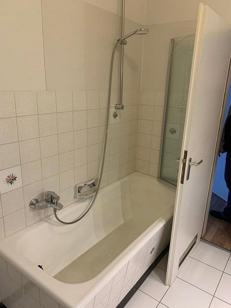 Pronájem bytu 2+1 43 m², Markt 4, Bonn, Severní Porýní-Vestfálsko Pronájem bytu 2+1 43 m², Markt 4, Bonn, Severní Porýní-Vestfálsko