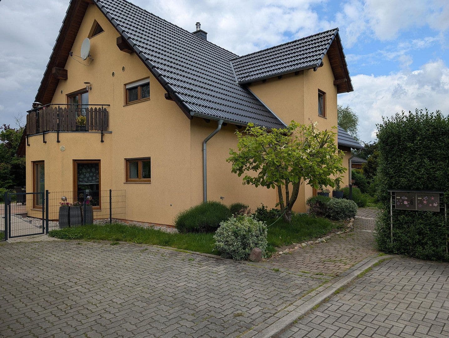 Prodej bytu 5+1 100 m², Borsdorf, Sasko Prodej bytu 5+1 100 m², Borsdorf, Sasko