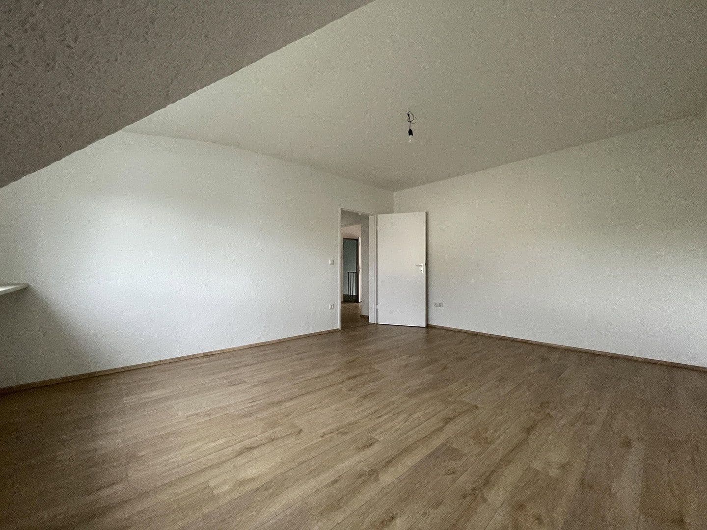 Pronájem bytu 3+1 76 m², Scheppmannskamp 9, Essen, Severní Porýní-Vestfálsko Pronájem bytu 3+1 76 m², Scheppmannskamp 9, Essen, Severní Porýní-Vestfálsko