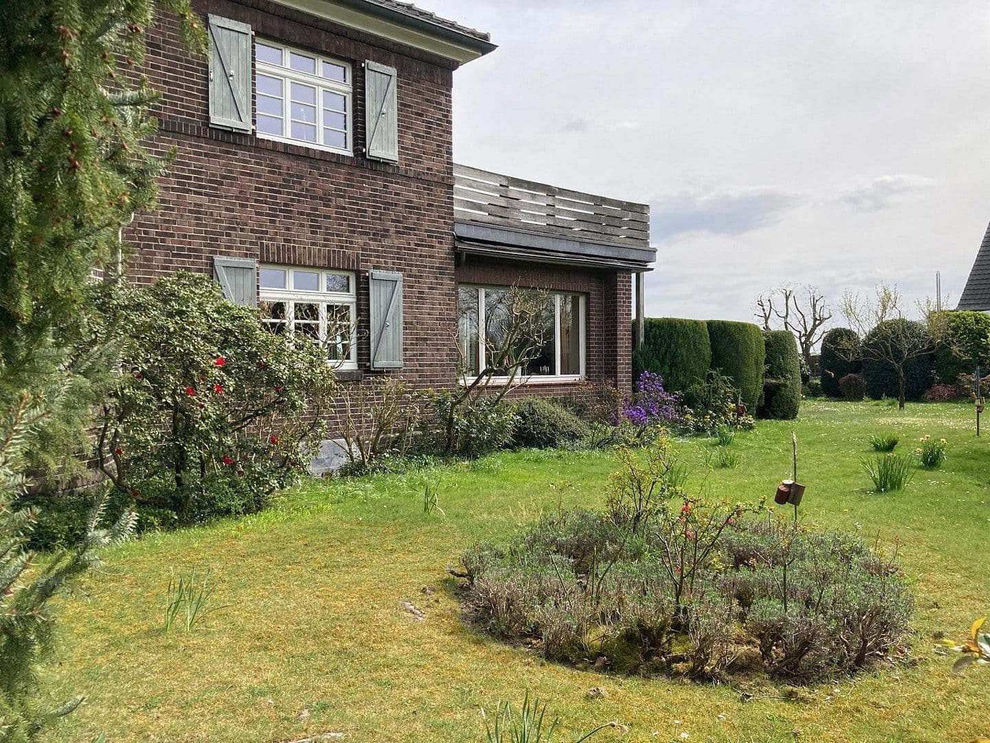 Prodej domu 330 m², pozemek 2.000 m², Brüggener Str. 38,, Brüggen, Severní Porýní-Vestfálsko Prodej domu 330 m², pozemek 2.000 m², Brüggener Str. 38,, Brüggen, Severní Porýní-Vestfálsko