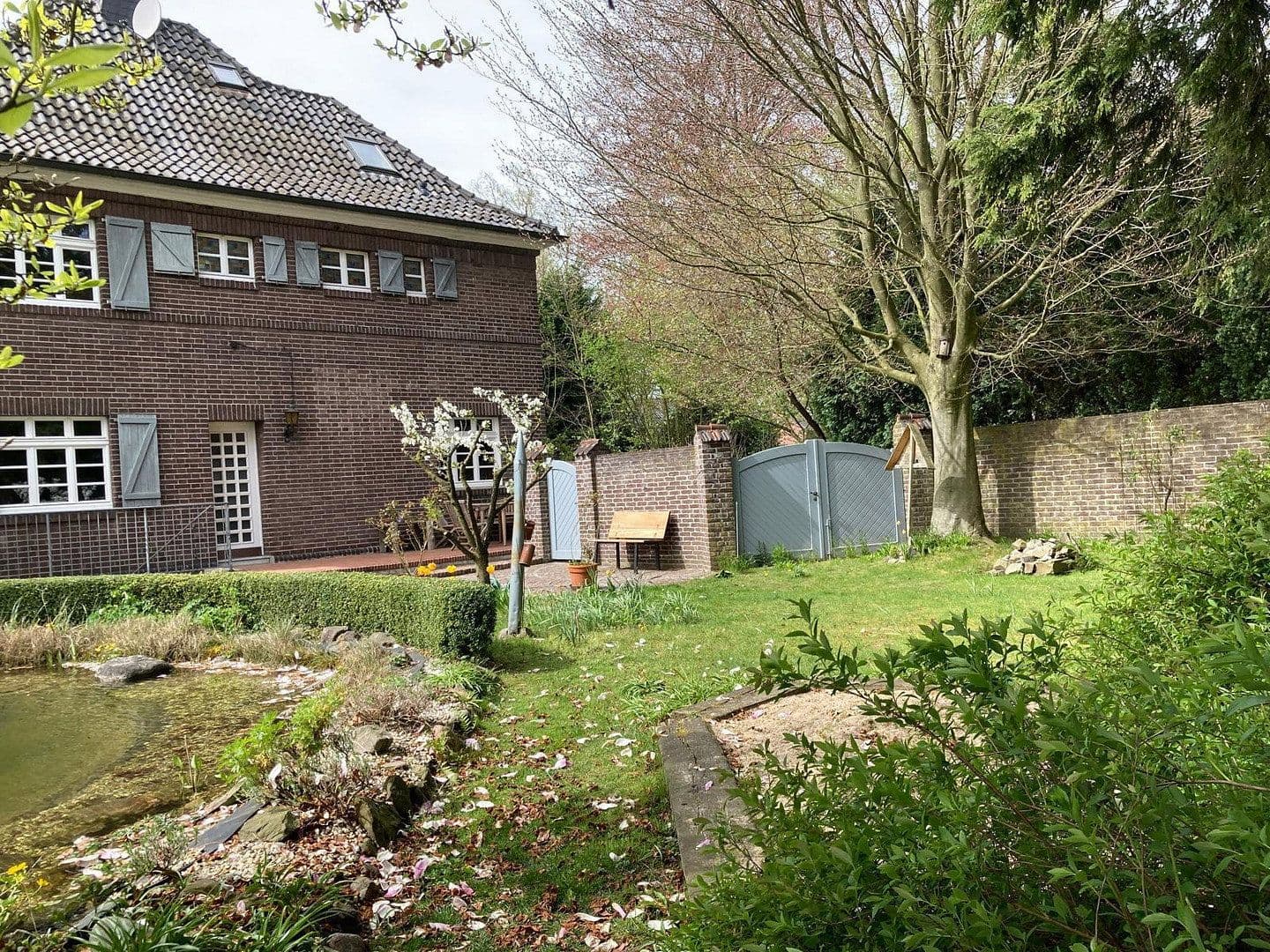 Prodej domu 330 m², pozemek 2.000 m², Brüggener Str. 38,, Brüggen, Severní Porýní-Vestfálsko Prodej domu 330 m², pozemek 2.000 m², Brüggener Str. 38,, Brüggen, Severní Porýní-Vestfálsko