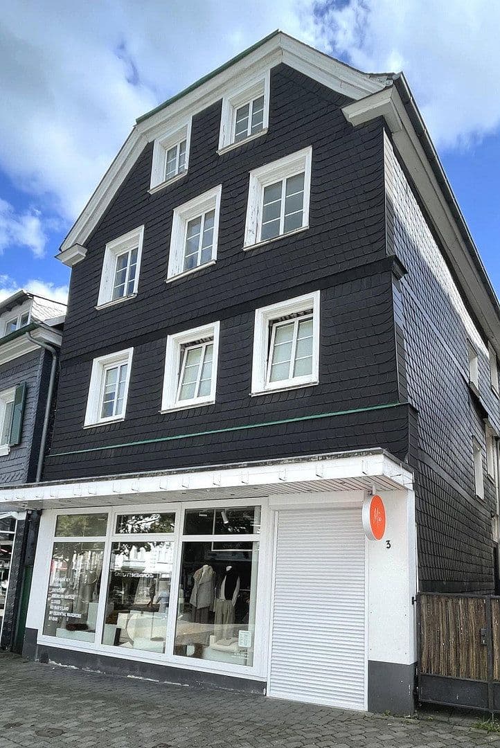 Pronájem bytu 4+1 90 m², Kirchstraße 3, Schwelm, Severní Porýní-Vestfálsko Pronájem bytu 4+1 90 m², Kirchstraße 3, Schwelm, Severní Porýní-Vestfálsko