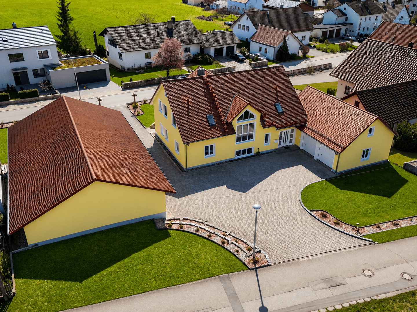 Prodej domu 218 m², pozemek 1.459 m², Hausen, Bavorsko Prodej domu 218 m², pozemek 1.459 m², Hausen, Bavorsko