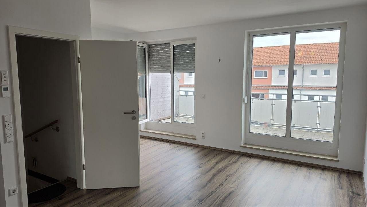 Prodej domu 137 m², pozemek 248 m², Adelsdorf, Bavorsko Prodej domu 137 m², pozemek 248 m², Adelsdorf, Bavorsko