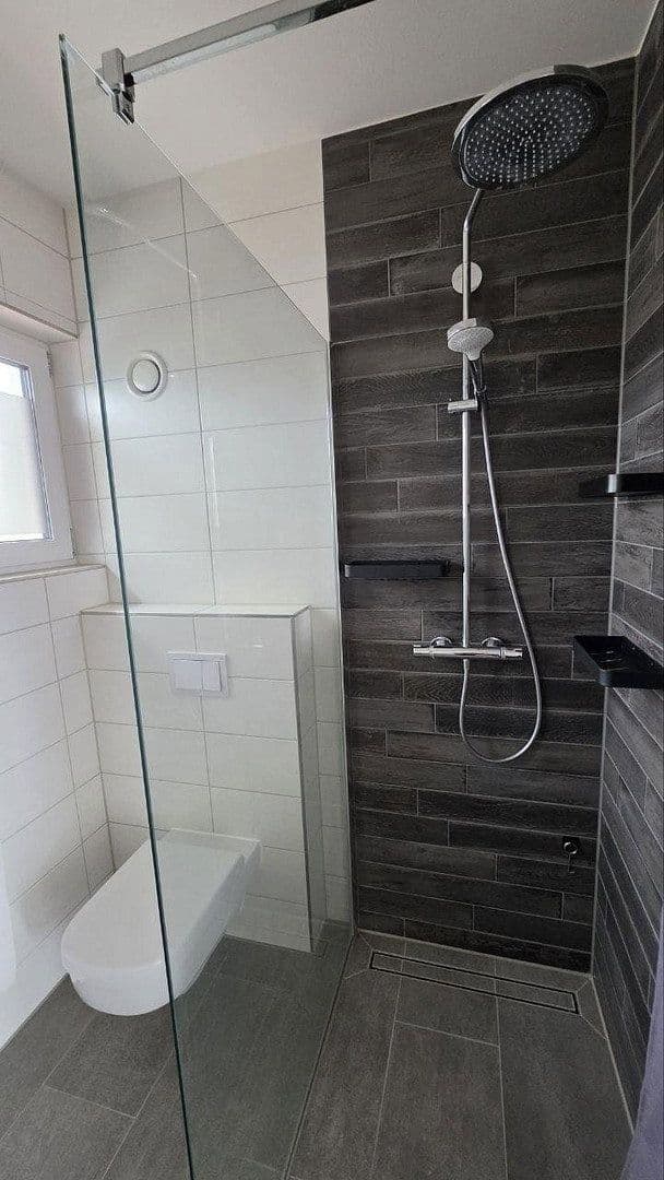 Prodej domu 137 m², pozemek 248 m², Adelsdorf, Bavorsko Prodej domu 137 m², pozemek 248 m², Adelsdorf, Bavorsko