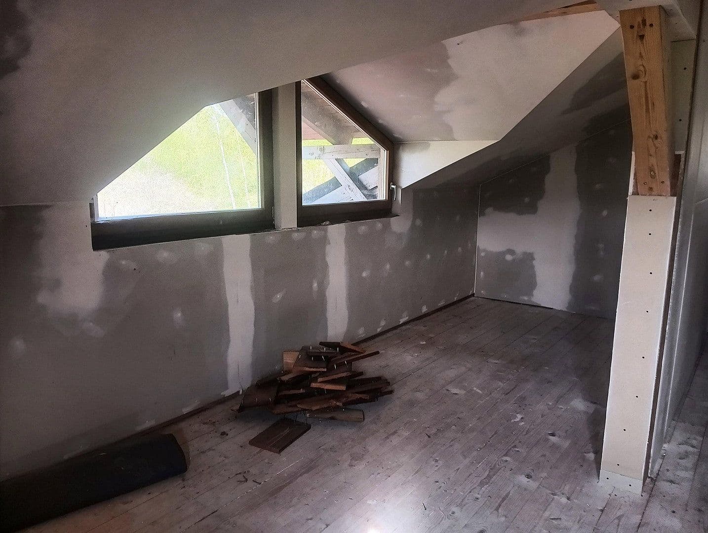 Prodej domu 144 m², pozemek 8.028 m², Regen, Bavorsko Prodej domu 144 m², pozemek 8.028 m², Regen, Bavorsko
