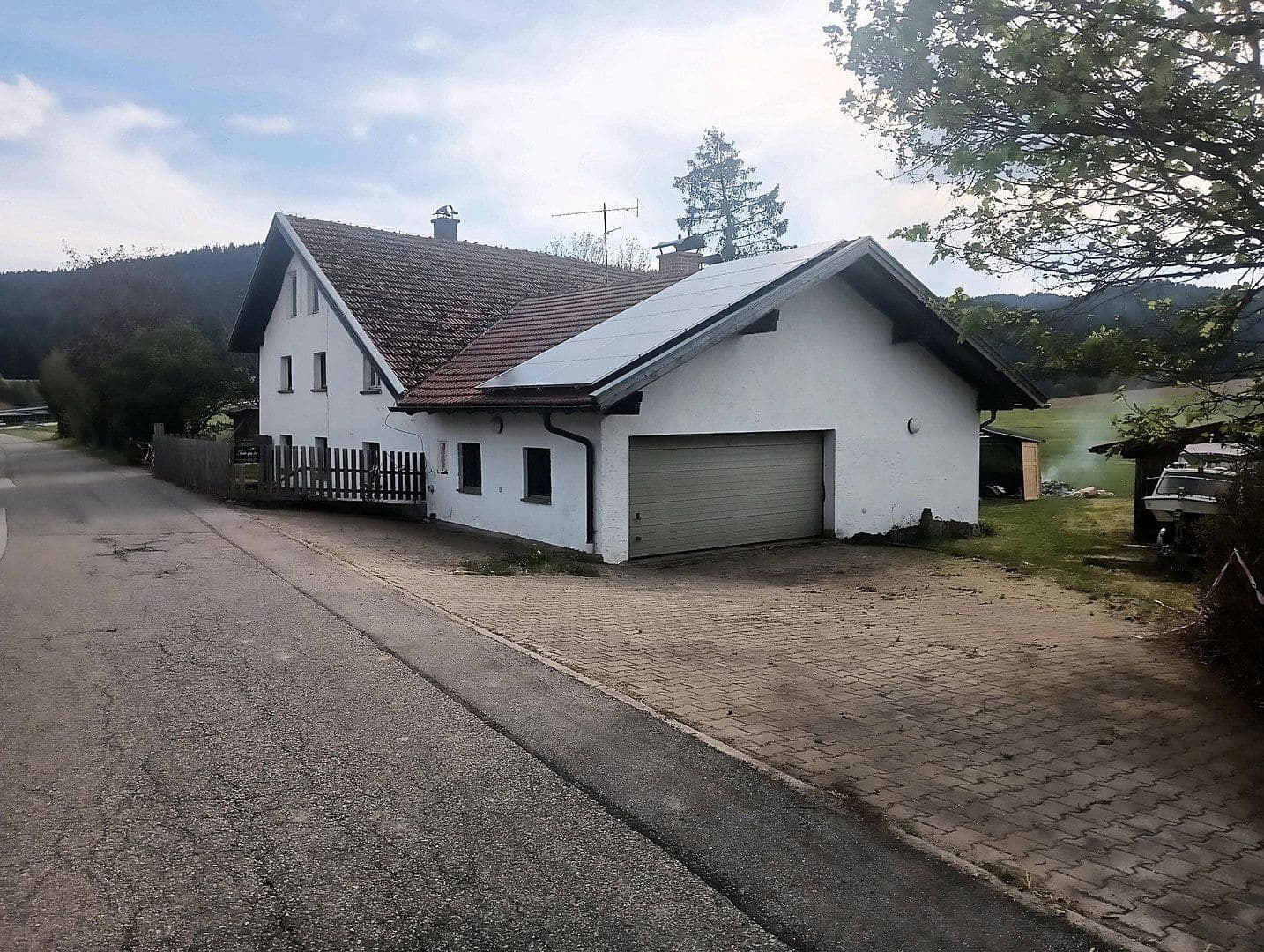 Prodej domu 144 m², pozemek 8.028 m², Regen, Bavorsko Prodej domu 144 m², pozemek 8.028 m², Regen, Bavorsko