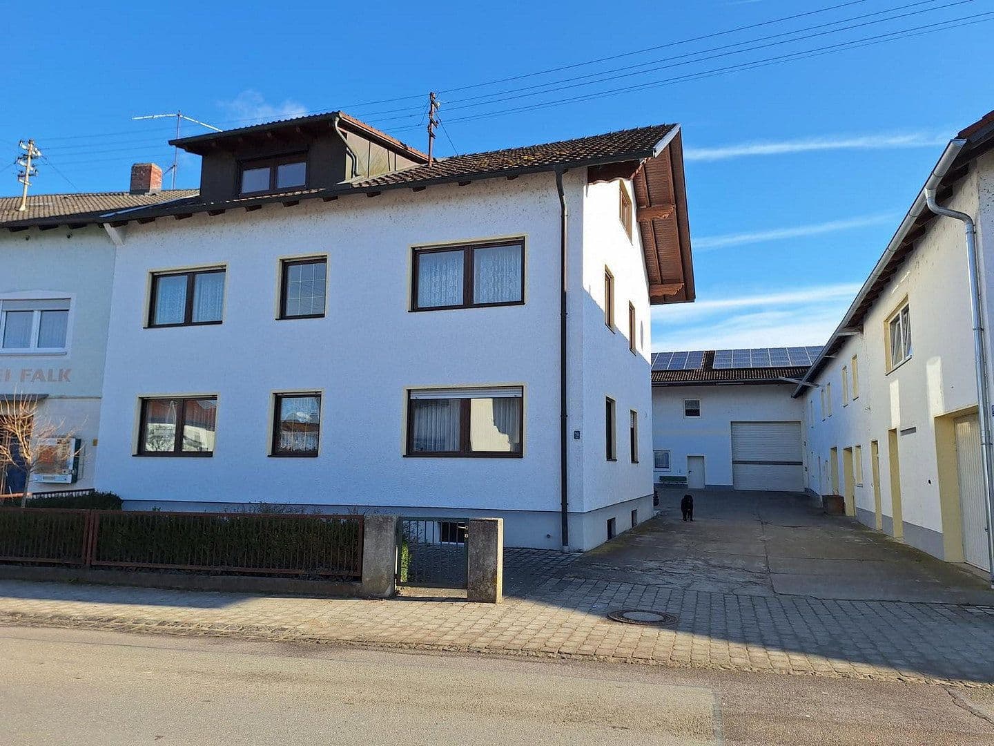 Prodej domu 383 m², pozemek 1.457 m², Schwaigener Str. 28, Mamming, Bavorsko Prodej domu 383 m², pozemek 1.457 m², Schwaigener Str. 28, Mamming, Bavorsko