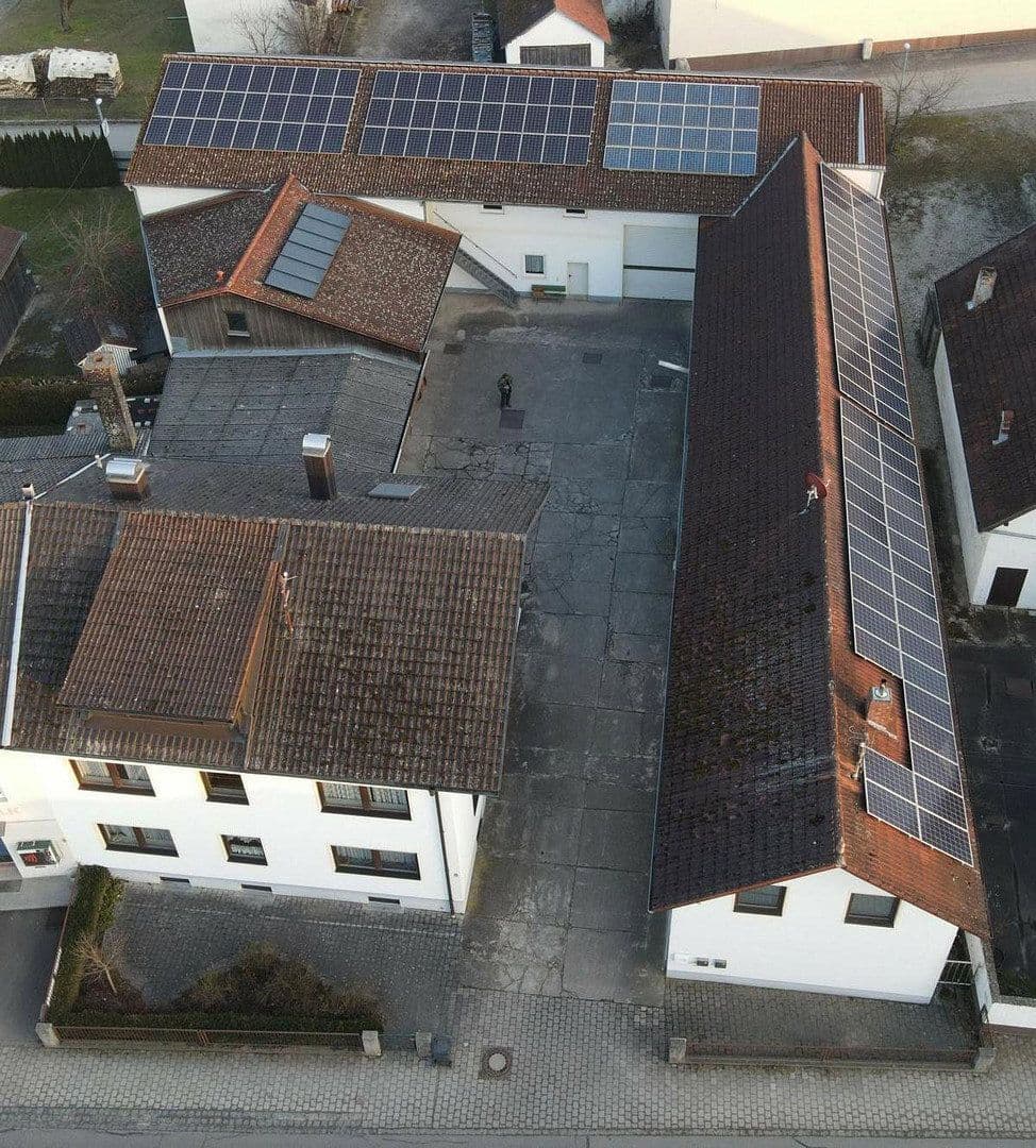 Prodej domu 383 m², pozemek 1.457 m², Schwaigener Str. 28, Mamming, Bavorsko Prodej domu 383 m², pozemek 1.457 m², Schwaigener Str. 28, Mamming, Bavorsko