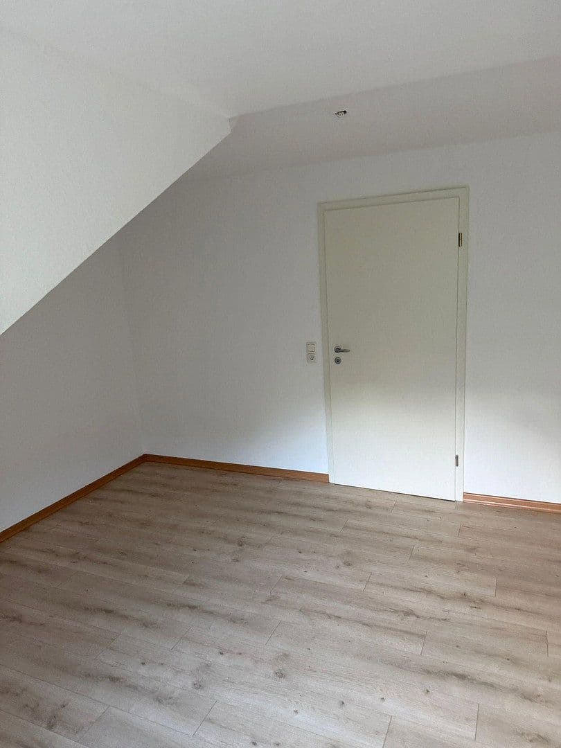 Pronájem bytu 3+1 70 m², Am Stadtgarten, Königswinter, Severní Porýní-Vestfálsko Pronájem bytu 3+1 70 m², Am Stadtgarten, Königswinter, Severní Porýní-Vestfálsko