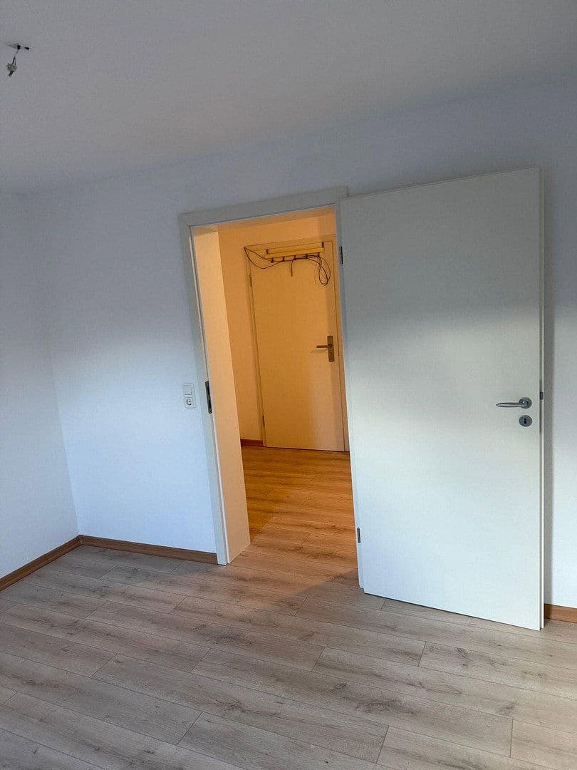 Pronájem bytu 3+1 70 m², Am Stadtgarten, Königswinter, Severní Porýní-Vestfálsko Pronájem bytu 3+1 70 m², Am Stadtgarten, Königswinter, Severní Porýní-Vestfálsko